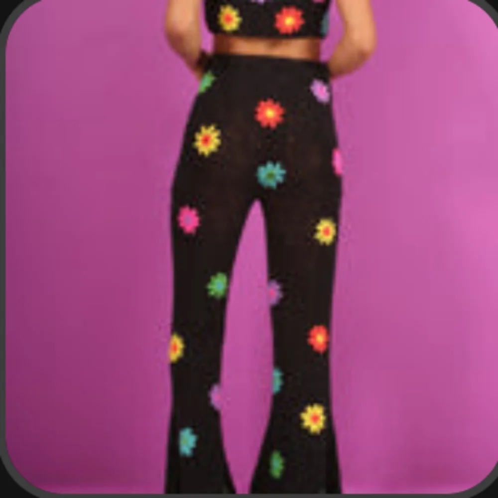 Black daisy crochet set - Picture 2 of 2